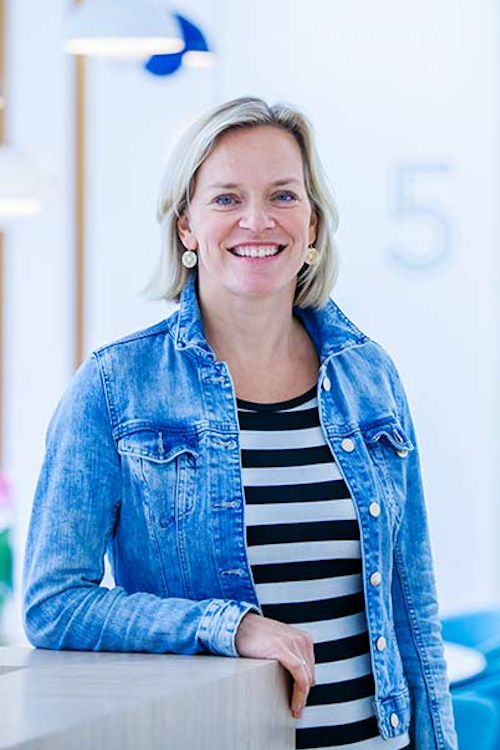 Professor Lonneke van de Poll-Franse